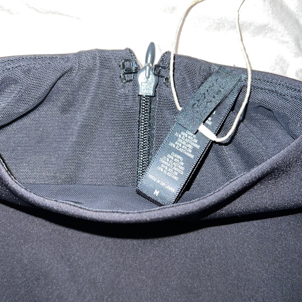 SKIMS ALL-IN-ONE LONG SLEEVE MID THIGH ONESIE - Picture 7 of 15